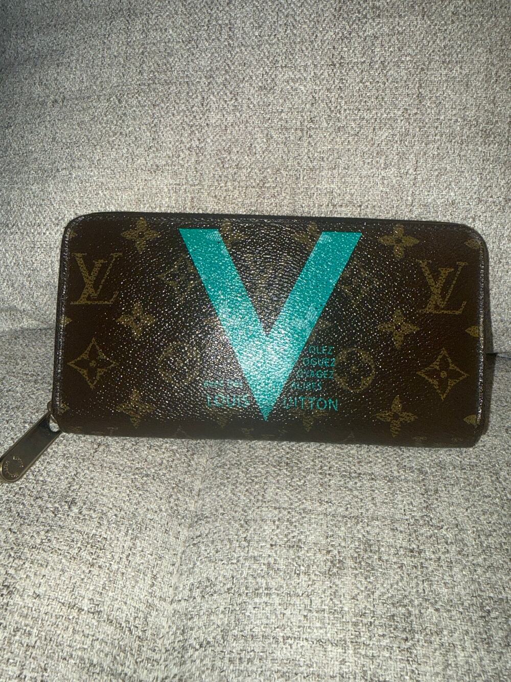 Louis Vuitton Volez Voguez Voyagez Zippy Wallet Monogram Canvas Turquoise V COA